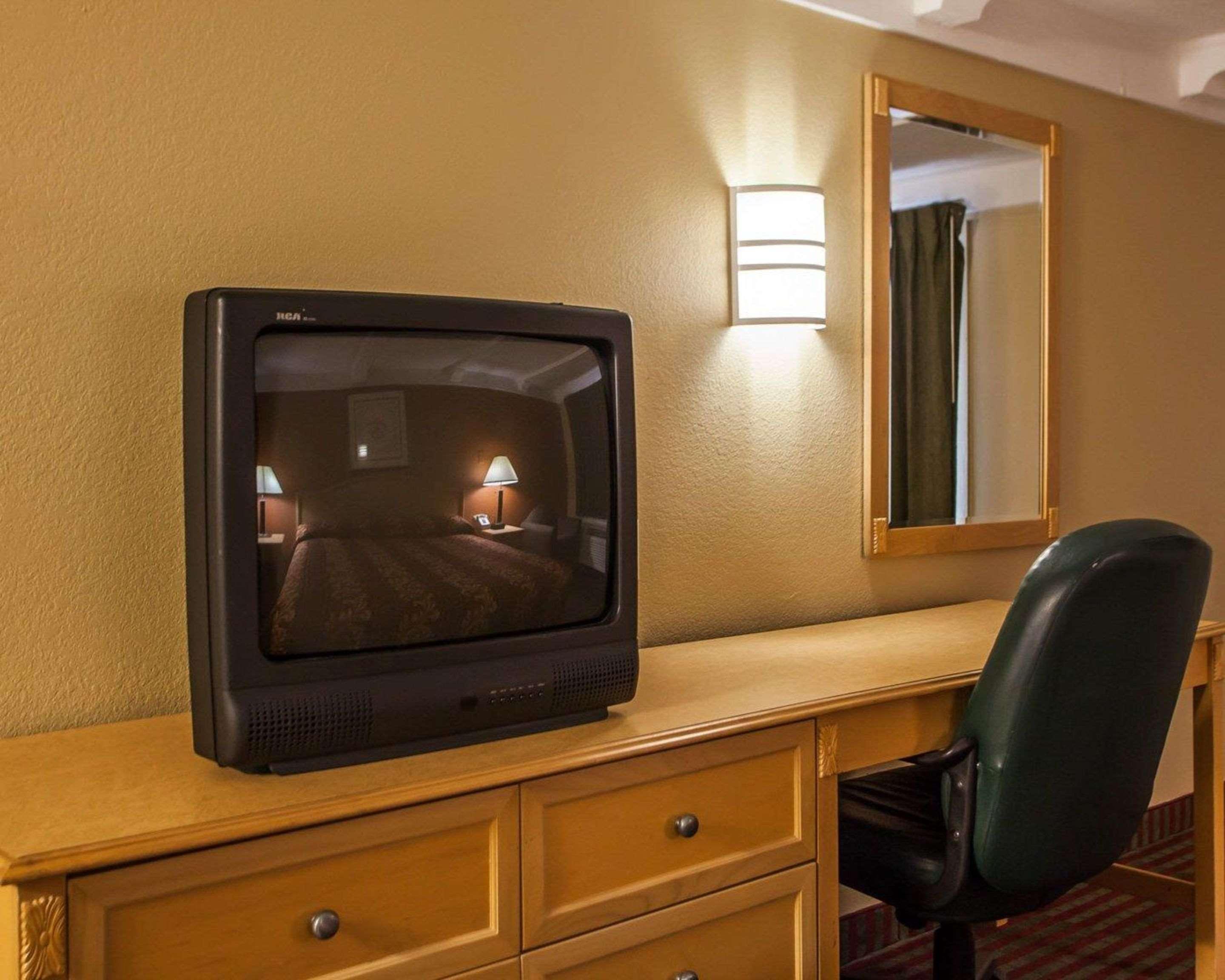 Relax Inn Saint Charles Экстерьер фото